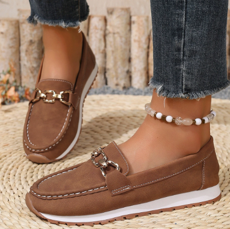 Rosamée | Women's Chain Detail Suede Loafers