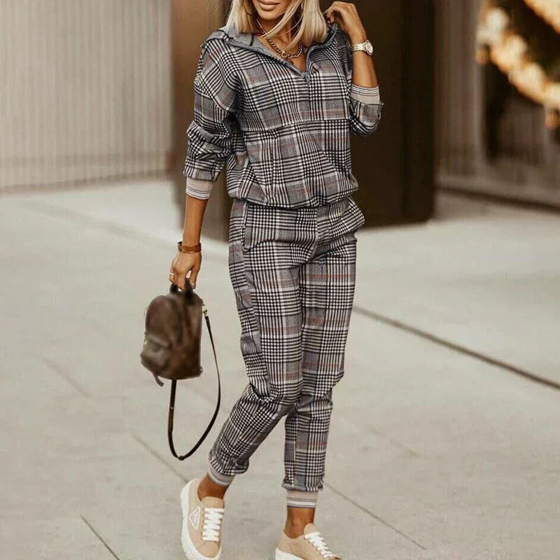 Sarah | Printed Zip-Neck Sweatshirt & Jogger Trousers Set
